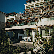 Lures Hotel Adults Only +16
